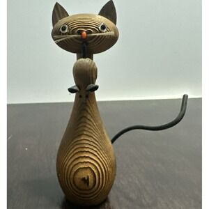 Vintage OTAGIRI JAPAN CRYPTOMERIA Wood 5"  Cat Figure Holding Mouse in Mouth